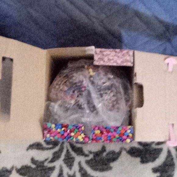 New Puzzle- "The Impossipuzzle"  550Piece) -Double Sided!! - Picture 9 of 9